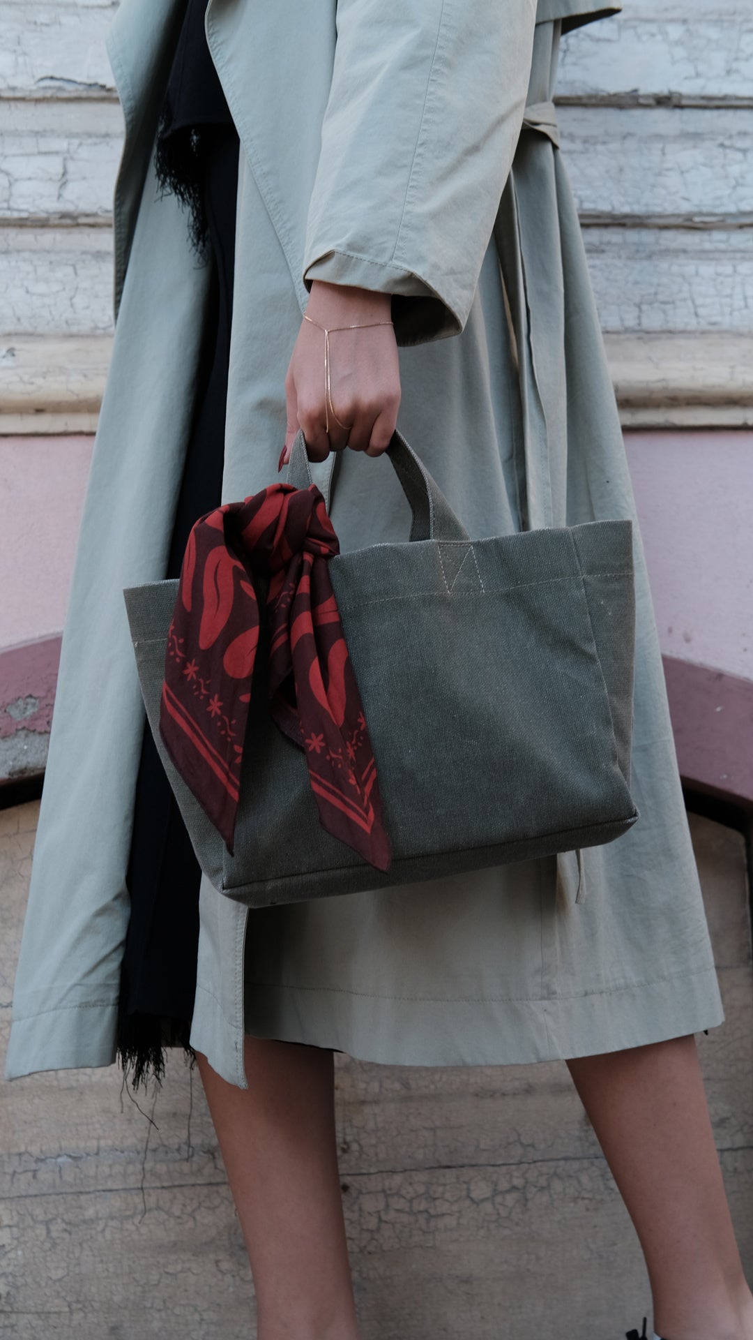 COLA - Shoppable 3
