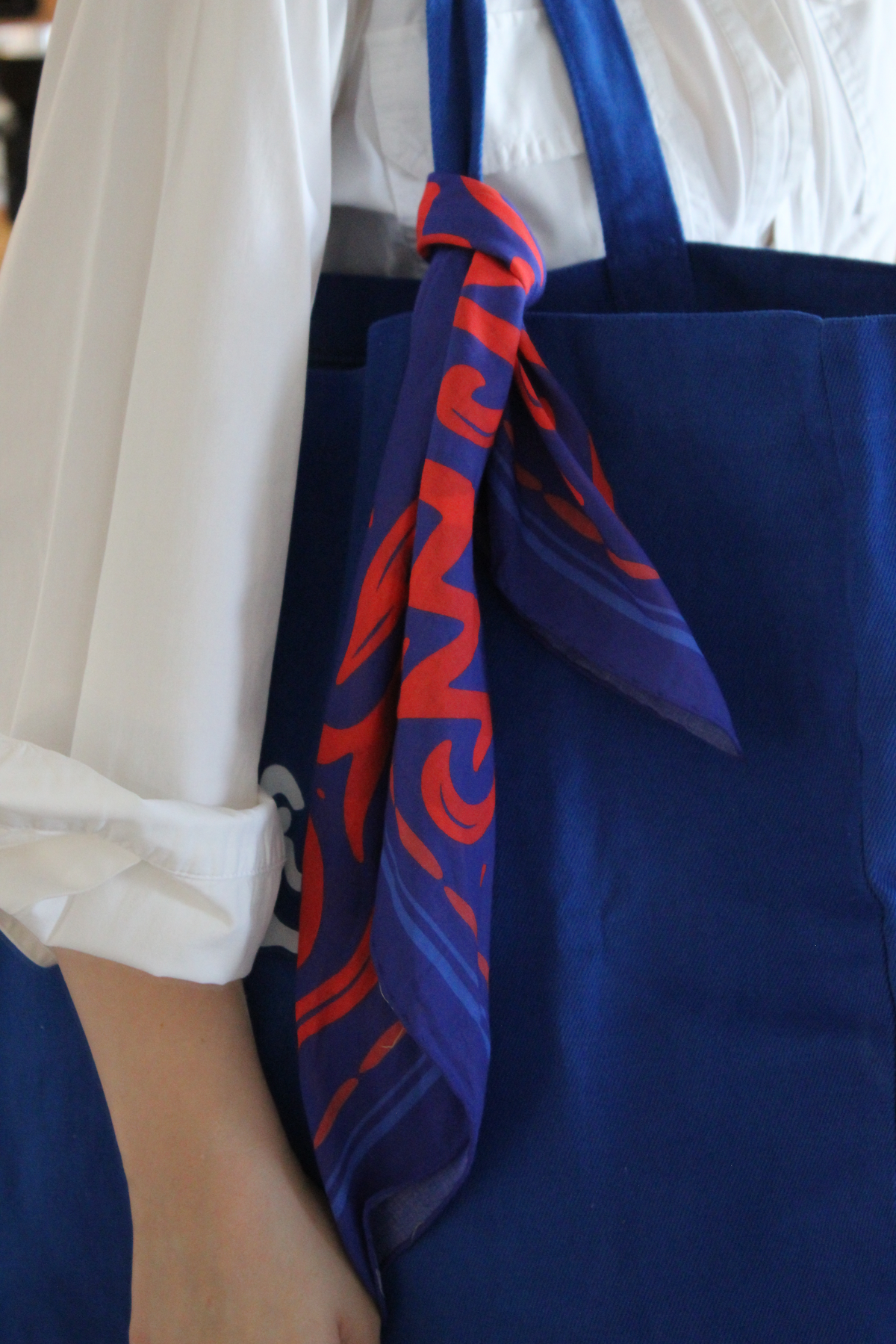 Knot/Not scarf G055